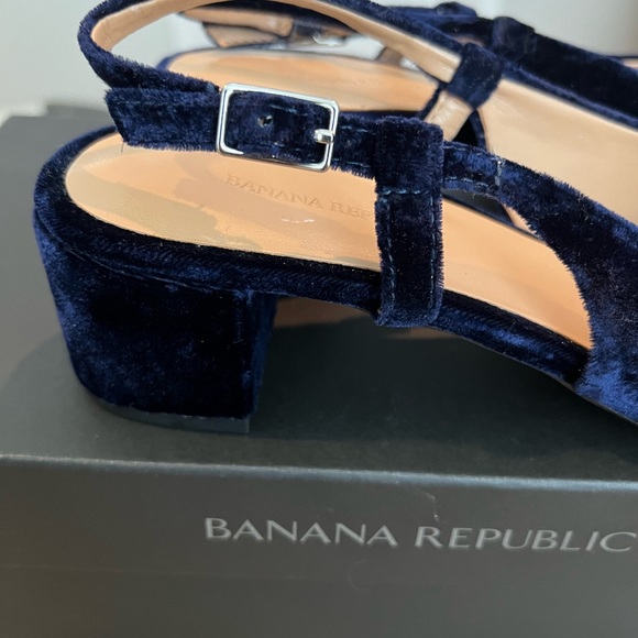 Low Block-Heel Velvet Slingback Pump - Picture 4 of 8